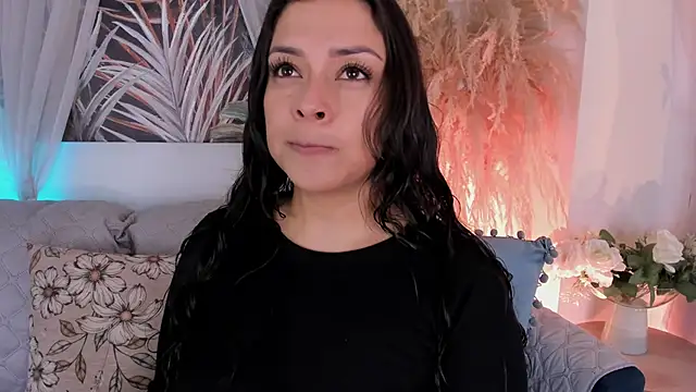 Nicolle W online show from June 2026 11:47:02 AM