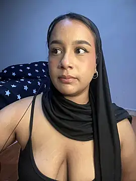 Snapshot of Maryam_yamal chatting on December 2024 11:13:02 PM Maryam yamal online show from December 2024 11:13:02 PM