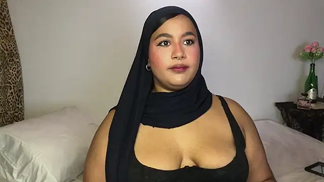 Snapshot of Maryam_yamal chatting on April 2026 10:43:02 PM Maryam yamal online show from April 2026 10:43:02 PM