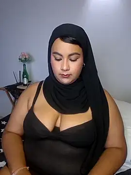 Snapshot of Maryam_yamal chatting on April 2026 11:07:01 PM Maryam yamal online show from April 2026 11:07:01 PM