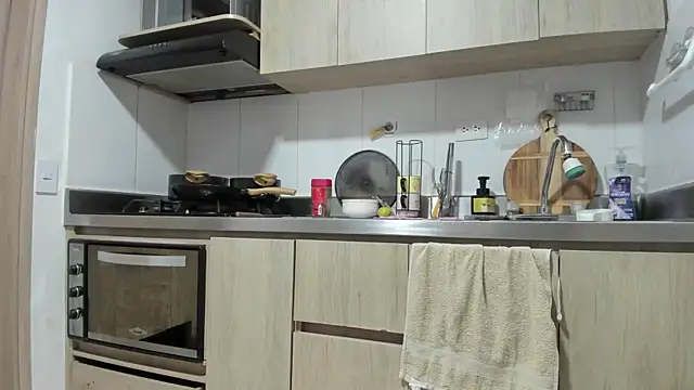 susy angel online show from November 2025 11:37:02 PM