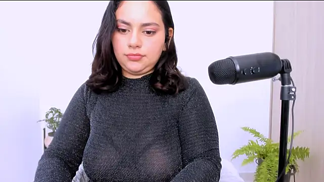 susy angel online show from June 2026 07:58:02 PM