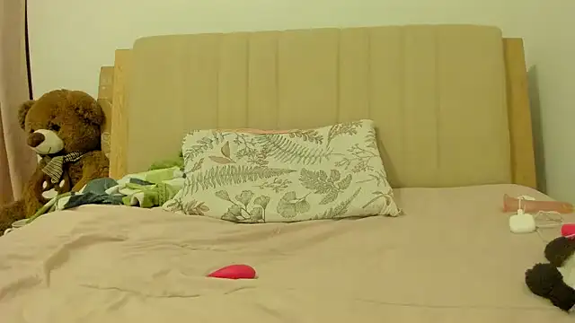 roniewester online show from October 2025 11:51:02 PM