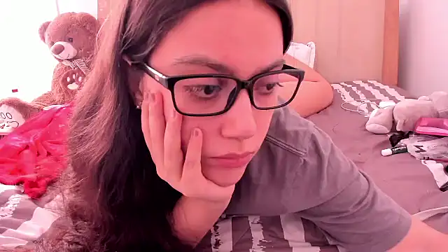 Snapshot of roniewester chatting on May 2026 02:45:02 PM roniewester online show from May 2026 02:45:02 PM