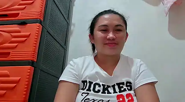 Snapshot of LalaiAsian chatting on March 2025 07:02:01 PM LalaiAsian online show from March 2025 07:02:01 PM