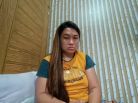 LalaiAsian online show from December 2025 01:01:02 AM