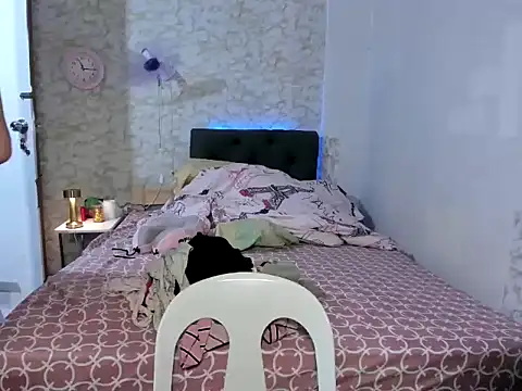 Hebefemme online show from November 2025 03:05:02 PM