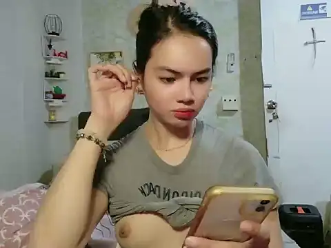 Hebefemme online show from May 2026 09:05:01 AM