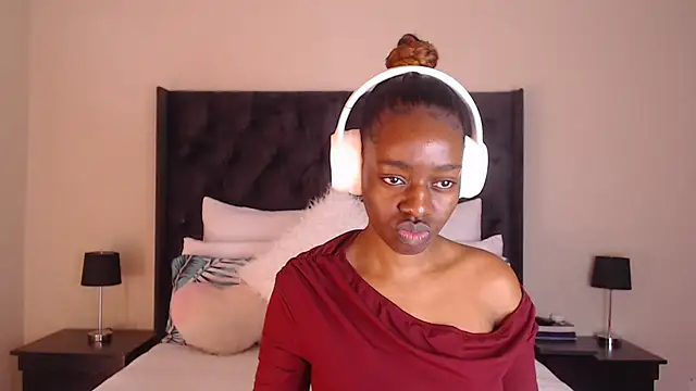 Snapshot of Sexynaughty_Gal chatting on August 2026 02:15:02 PM Sexynaughty Gal online show from August 2026 02:15:02 PM