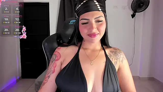 Snapshot of karol_green_ chatting on May 2026 03:24:02 AM karol green online show from May 2026 03:24:02 AM
