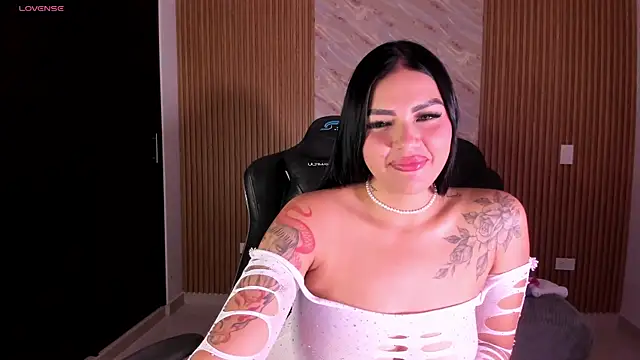 Snapshot of karol_green_ chatting on May 2026 03:04:02 AM karol green online show from May 2026 03:04:02 AM