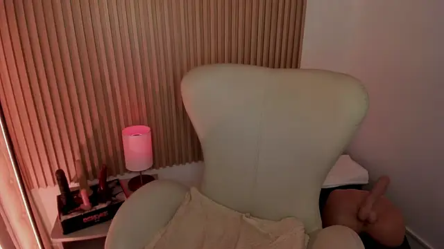 MarianL0ve online show from March 2025 01:40:02 PM