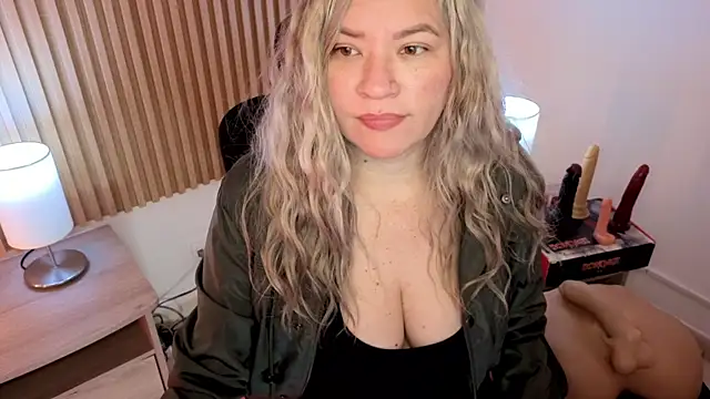 MarianL0ve online show from January 2026 10:31:02 AM