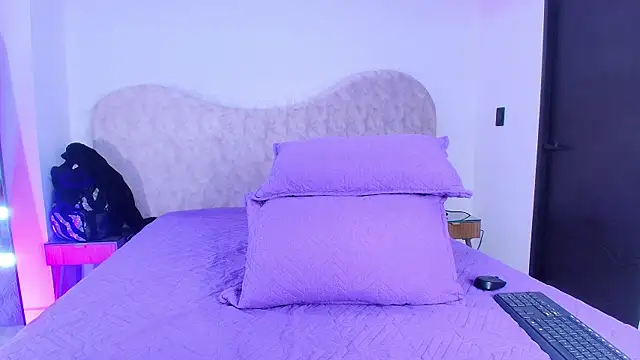 shelsyloreds online show from December 2025 11:59:01 AM