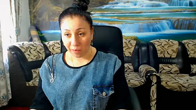 MoistMady online show from March 2025 08:18:02 AM