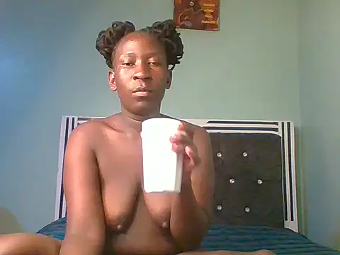 Snapshot of blackcuteebony chatting on October 2025 07:45:02 PM blackcuteebony online show from October 2025 07:45:02 PM