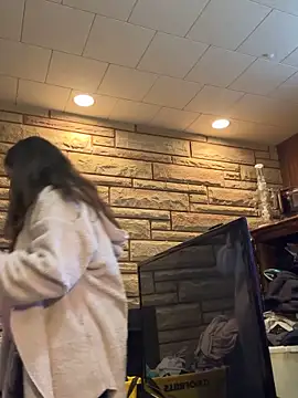 Mini And The Bear online show from March 2026 06:07:01 PM