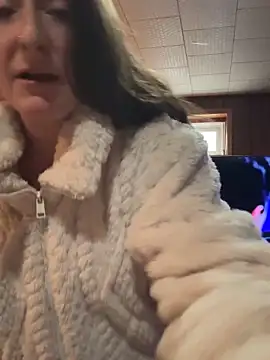 Mini And The Bear online show from April 2026 09:15:01 PM