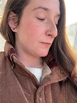 Mini And The Bear online show from April 2026 01:10:02 PM