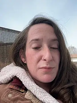 Mini And The Bear online show from April 2026 04:10:02 PM