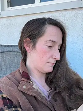 Mini And The Bear online show from April 2026 02:56:01 PM