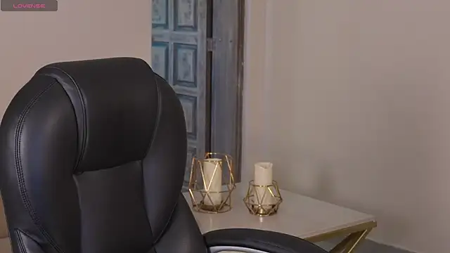 NaomiSainz online show from December 2025 12:45:01 PM