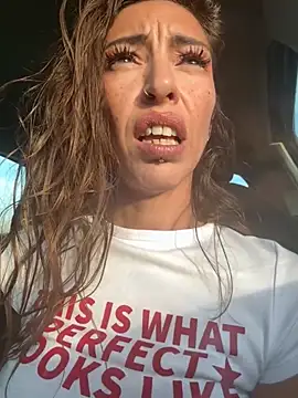 amanilouve online show from February 2026 04:38:02 PM