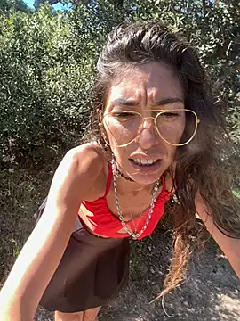 amanilouve online show from April 2026 12:46:01 PM