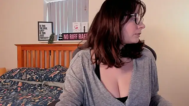 Snapshot of LucieWinters_UK chatting on January 2025 12:35:02 PM LucieWinters UK online show from January 2025 12:35:02 PM