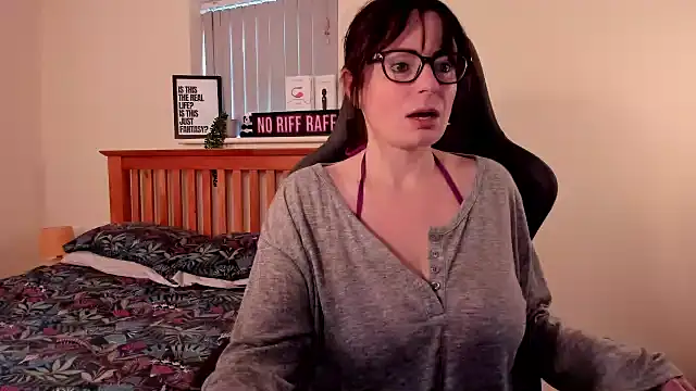 Snapshot of LucieWinters_UK chatting on January 2025 09:04:02 AM LucieWinters UK online show from January 2025 09:04:02 AM