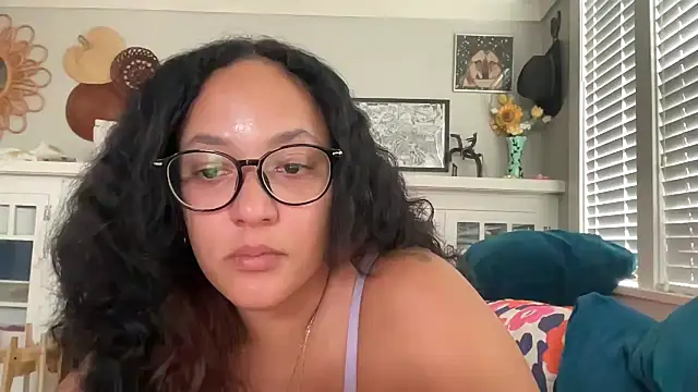 dreamyriri online show from February 2026 09:44:01 PM