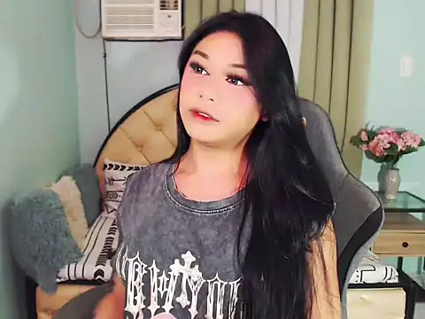 WeezyBabyXoxo online show from June 2026 03:05:01 PM