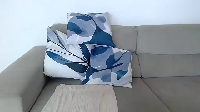 Linda1975 online show from December 2025 10:53:01 AM