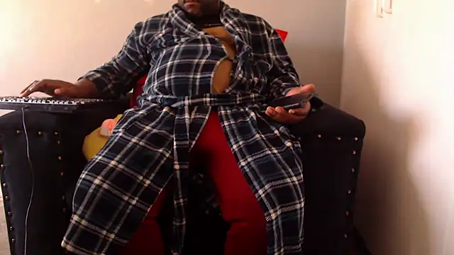 Snapshot of zuluboyxx chatting on June 2026 05:21:01 AM zuluboyxx online show from June 2026 05:21:01 AM