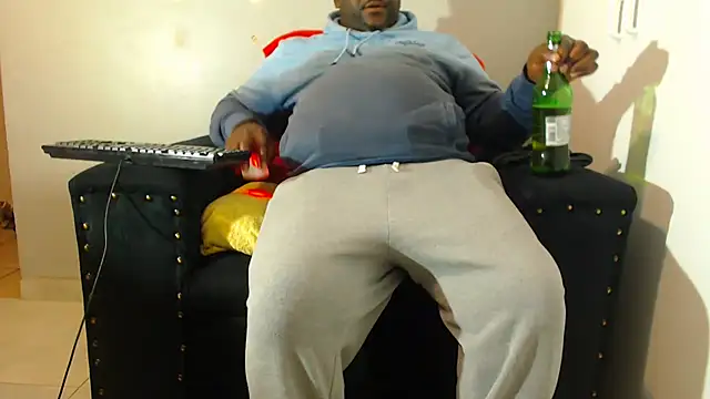 Snapshot of zuluboyxx chatting on July 2026 06:55:02 PM zuluboyxx online show from July 2026 06:55:02 PM
