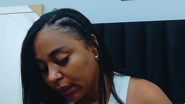 Snapshot of colombiamommy chatting on October 2025 12:31:01 PM colombiamommy online show from October 2025 12:31:01 PM