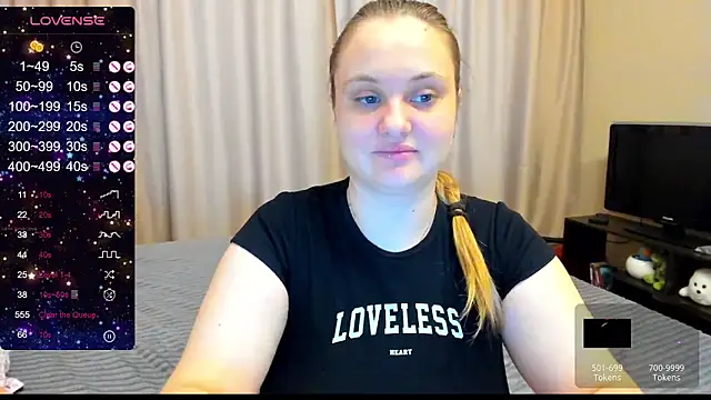 Snapshot of AlanaBrox chatting on January 2025 08:09:02 AM AlanaBrox online show from January 2025 08:09:02 AM