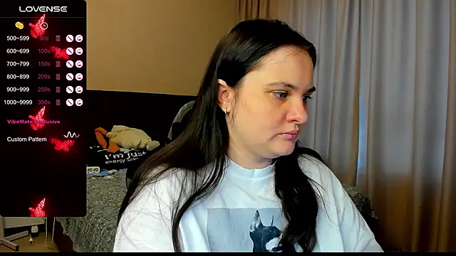 Snapshot of AlanaBrox chatting on September 2025 10:37:01 AM AlanaBrox online show from September 2025 10:37:01 AM