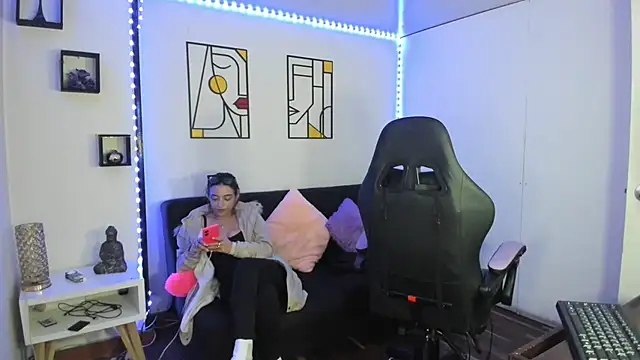 Snapshot of kay_marie chatting on December 2024 02:23:01 AM kay marie online show from December 2024 02:23:01 AM