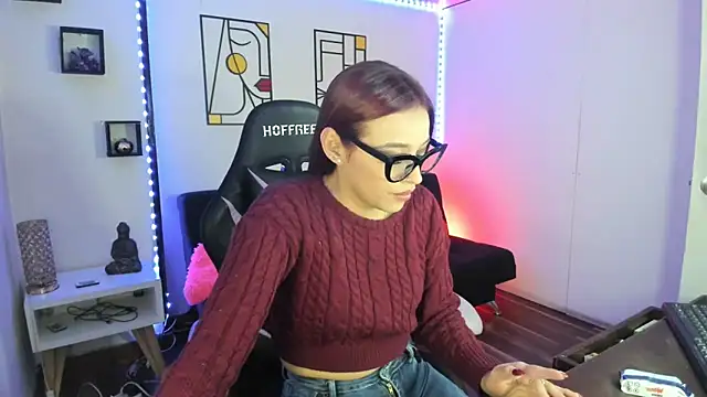 Snapshot of kay_marie chatting on December 2024 12:20:01 AM kay marie online show from December 2024 12:20:01 AM