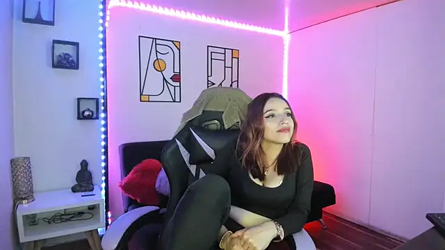 Snapshot of kay_marie chatting on January 2025 10:37:02 PM kay marie online show from January 2025 10:37:02 PM