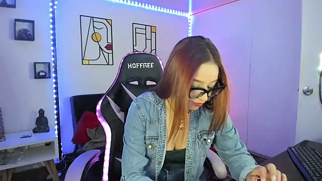 Snapshot of kay_marie chatting on January 2025 09:29:02 PM kay marie online show from January 2025 09:29:02 PM