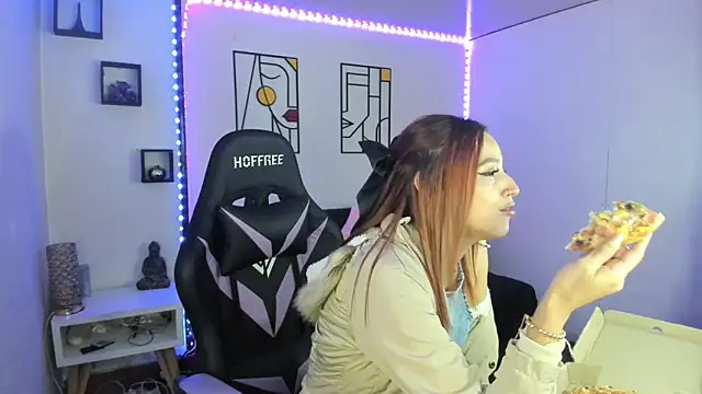 Snapshot of kay_marie chatting on February 2025 12:51:01 AM kay marie online show from February 2025 12:51:01 AM