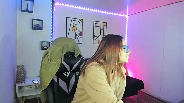 Snapshot of kay_marie chatting on February 2025 11:01:02 PM kay marie online show from February 2025 11:01:02 PM