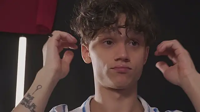 Snapshot of Nicky_neal chatting on October 2025 08:50:02 PM Nicky neal online show from October 2025 08:50:02 PM