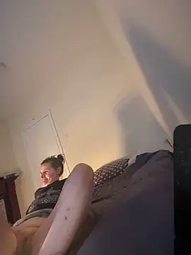 Snapshot of CuzzyB69 chatting on February 2025 11:33:01 AM CuzzyB69 online show from February 2025 11:33:01 AM