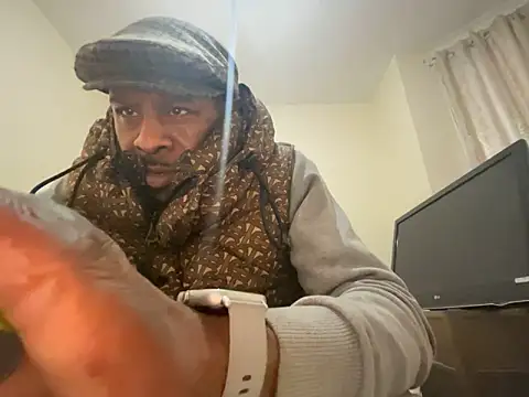 Snapshot of CuzzyB69 chatting on March 2025 05:18:02 PM CuzzyB69 online show from March 2025 05:18:02 PM