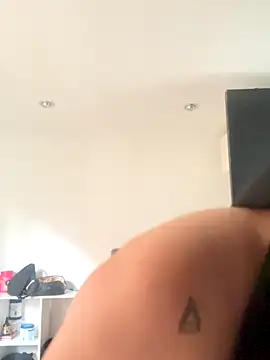 Emiily W online show from October 2025 05:14:01 PM