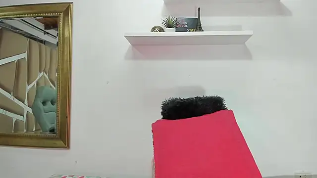 Snapshot of naia_blessed chatting on January 2025 07:22:01 PM naia blessed online show from January 2025 07:22:01 PM