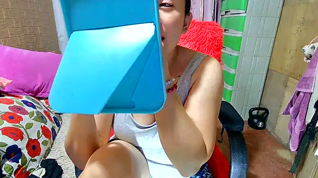 M e c e l online show from March 2025 03:08:02 PM